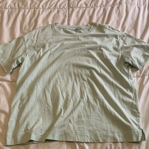 Old navy boxy tee shirt